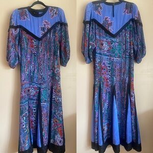 Vintage Diane Freís 100% silk bold pattern dress